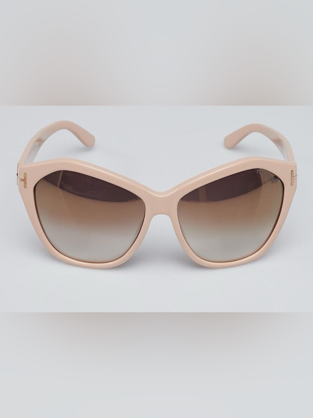 Tom Ford Nude Pink Cat-Eye Sunglasses with Brown Gradient Lenses